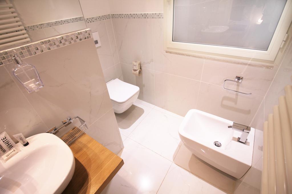 Spanish Steps Art Apartment Рим Экстерьер фото